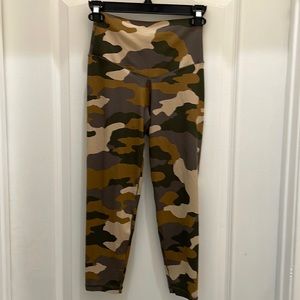 OFFLINE BY AERIE 3/4 CROP HIGH RISE LEGGINGS